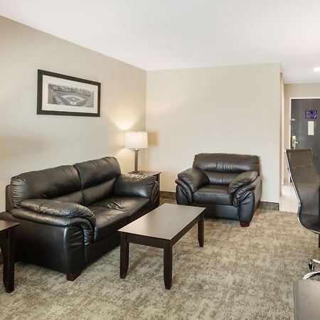 Best Western Inn & Suites - Midway Airport Burbank Exteriör bild