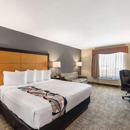 Best Western Inn & Suites - Midway Airport Burbank Exteriör bild